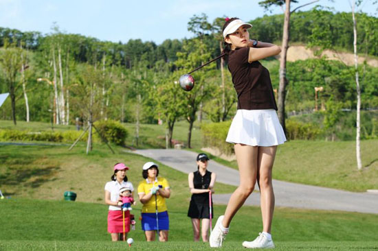 Những kiểu váy chơi golf làm siêu lòng phái nữ